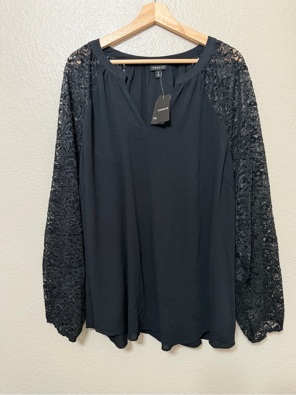 NWT Torrid Black crinkle Gauze Lace Bishop Long Sleeve Blouse Women’s 3XL Plus